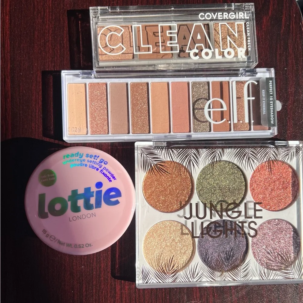 Makeup Bundle - Picture 2 of 4